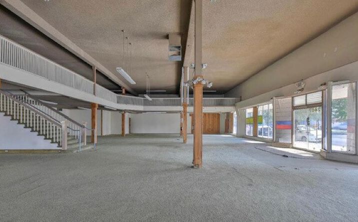 Pictures of Retail, Mixed Use, Special Purpose property located at 2407 CHESTER AVE, BAKERSFIELD, CA 93301 for sales - image #1