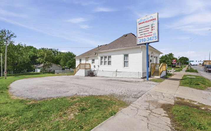 Pictures of Retail, Office property located at 307 East 23rd Street South, Independence, MO 64055 for sales - image #1