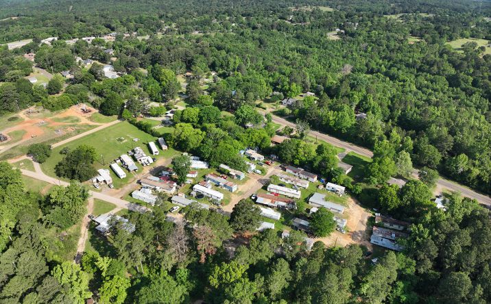 Pictures of Multifamily, Mobile Home Park property located at 1520 E Sheppard Dr, Gladewater, TX 75647 for sales - image #1