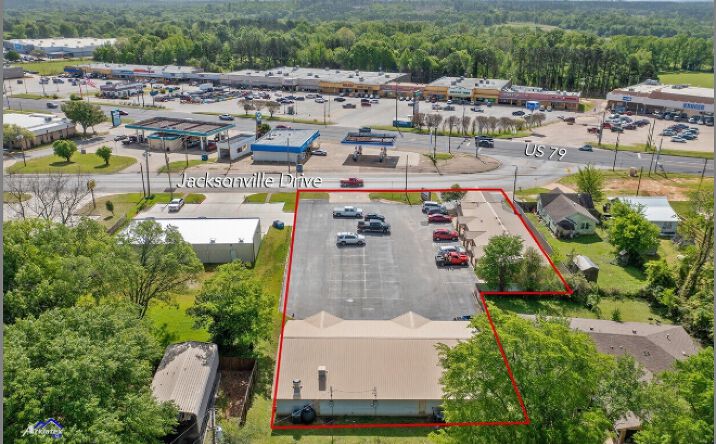 Pictures of Retail property located at 2006 JACKSONVILLE DR, HENDERSON, TX 75654-4459 for sales - image #1