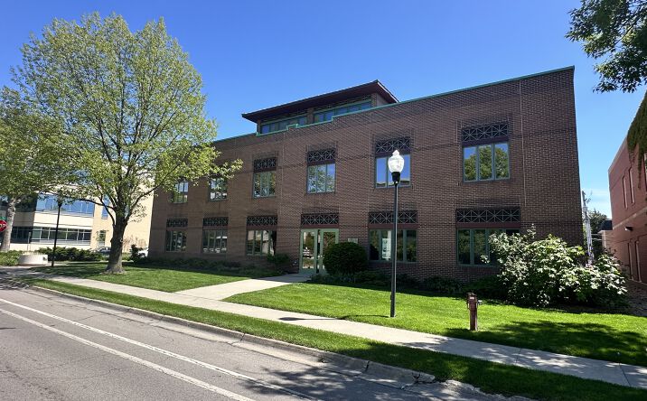 Pictures of Office property located at 1045 LINCOLN MALL, LINCOLN, NE 68508-2966 for sales - image #1