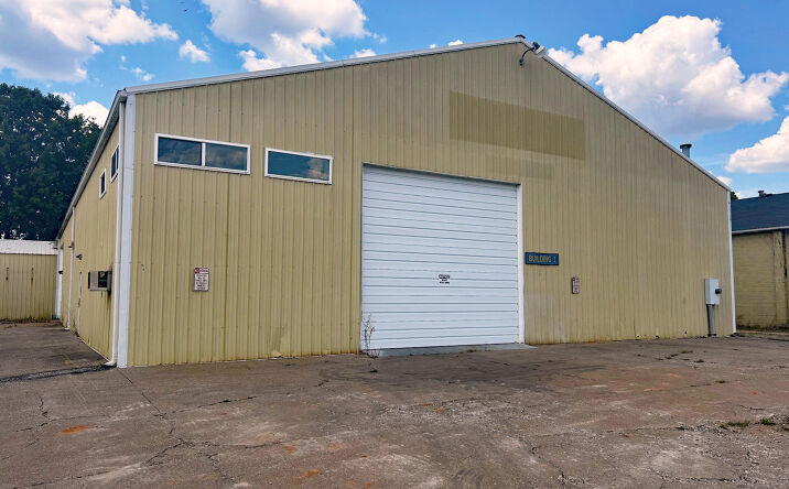 Pictures of Industrial property located at 2737 PIONEER DR, BOWLING GREEN, KY 42101-5311 for sales - image #1
