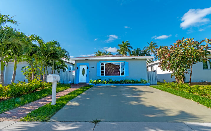 Pictures of Retail, Hospitality property located at 1446 HOLLYWOOD BLVD, HOLLYWOOD, FL 33020-5238 for sales - image #1