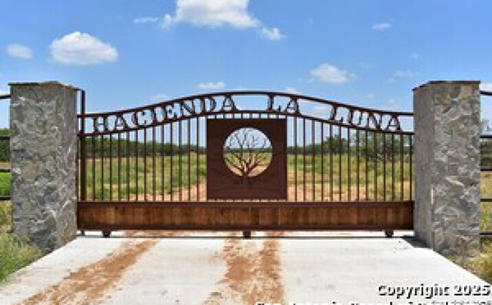 Pictures of Land property located at 000 Jefferies Road, Laredo, TX 78045 for sales - image #1