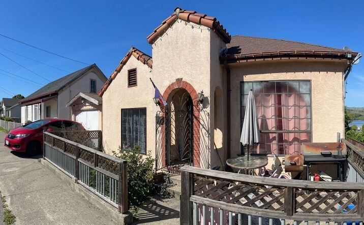 Pictures of Multifamily property located at 1324 Francis Street, Crockett, CA 94525 for sales - image #1
