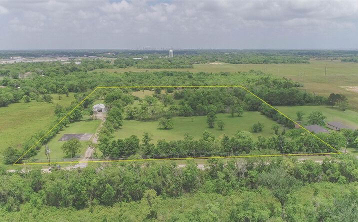 Pictures of Land, Self Storage property located at 1115 Delany Road, La Marque, TX 77568 for sales - image #1