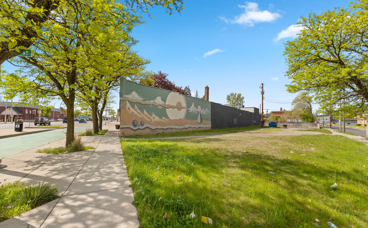 Pictures of Retail, Industrial, Mixed Use property located at 21616 Grand River Avenue, Detroit, MI 48219 for sales - image #1