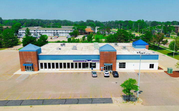 Pictures of Retail property located at 5206-5210 West Saginaw Highway, Lansing, MI 48917 for sales - image #1
