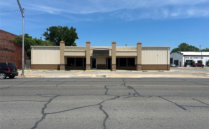 Pictures of Mixed Use property located at 210 E Okmulgee Street, Muskogee, OK 74403 for sales - image #1
