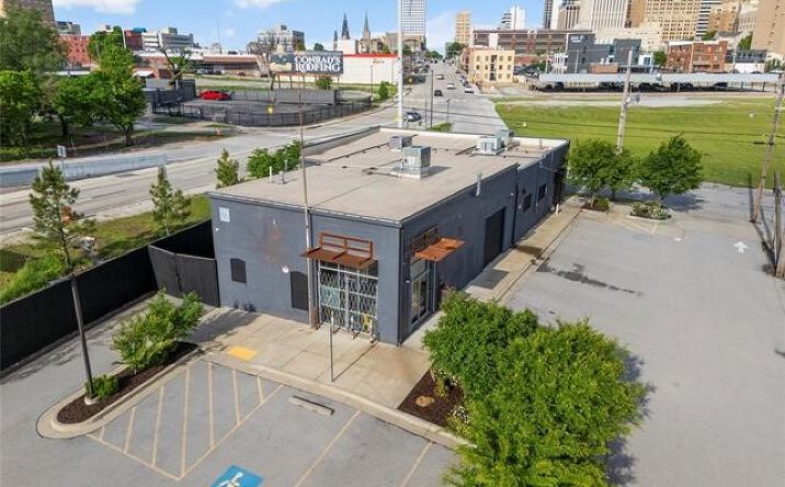 Pictures of Retail property located at 621 S Kenosha Avenue, Tulsa, OK 74120 for sales - image #1