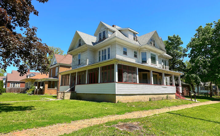 Pictures of Multifamily property located at 319 S Monroe Street, Streator, IL 61364 for sales - image #1