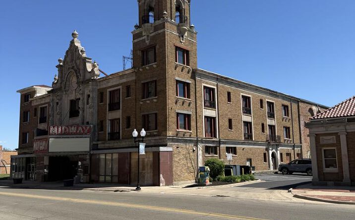 Pictures of Retail property located at 721 E State Street, Rockford, IL 61104 for sales - image #1