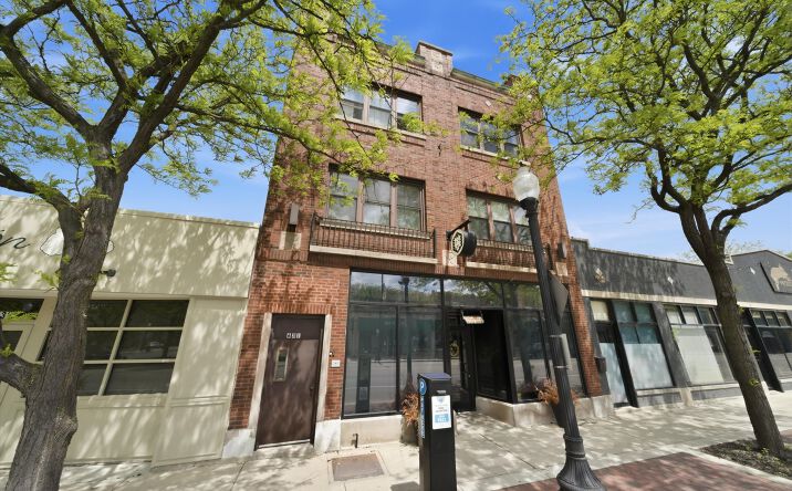 Pictures of Mixed Use, Multifamily, Retail property located at 629 W HOWARD Street, Evanston, IL 60202 for sales - image #1