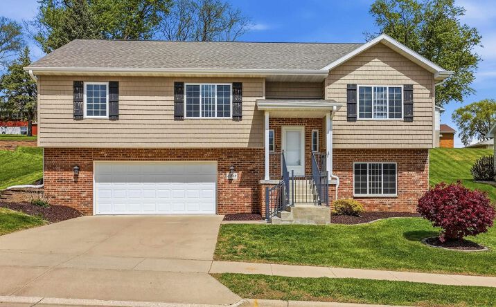 3349 Peach Tree Lane, Dubuque