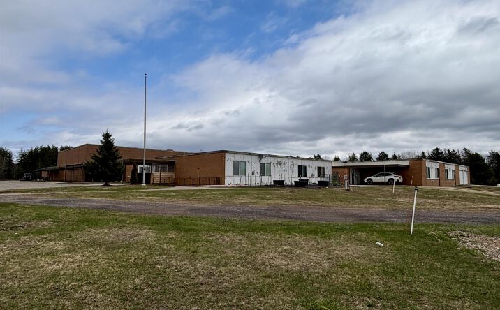 Pictures of Special Purpose property located at 530 Mitchell, Gwinn, MI 49841 for sales - image #1