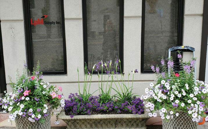 Pictures of Retail property located at 35 N Saginaw St, Pontiac, MI 48342 for sales - image #1