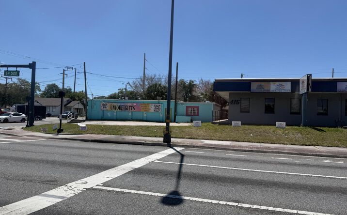 Pictures of Retail property located at 21 S Tropical Trail, Merritt Island, FL 32952 for sales - image #1