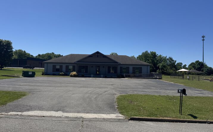 Pictures of Mixed Use, Office property located at 68 Executive Drive, Jackson, TN 38305 for sales - image #1