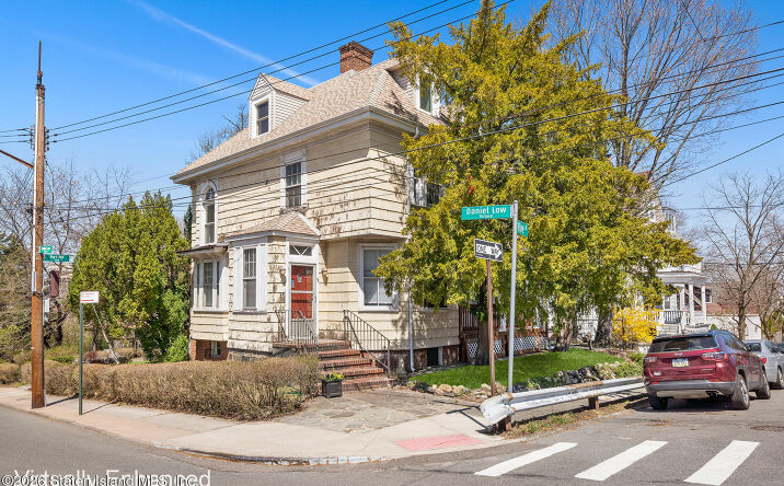 Pictures of Multifamily property located at 1 Vine Street, Staten Island, NY 10301 for sales - image #1