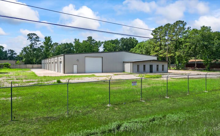 Pictures of Retail, Office, Industrial property located at 21410 West Hammond Drive, Porter, TX 77365 for sales - image #1