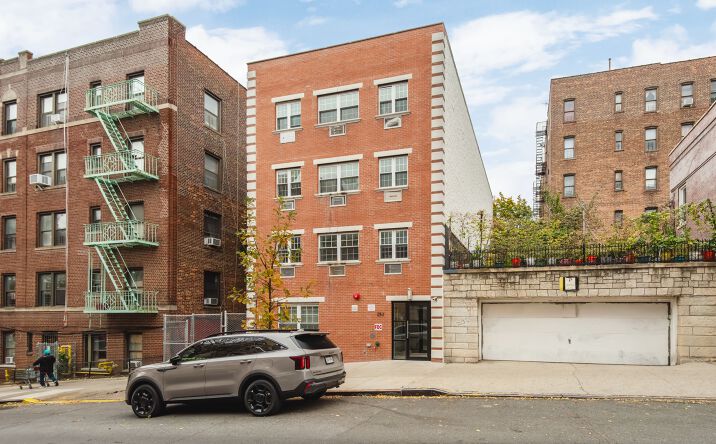 Pictures of Multifamily property located at 253 East 206th Street, Bronx, NY 10467 for sales - image #1
