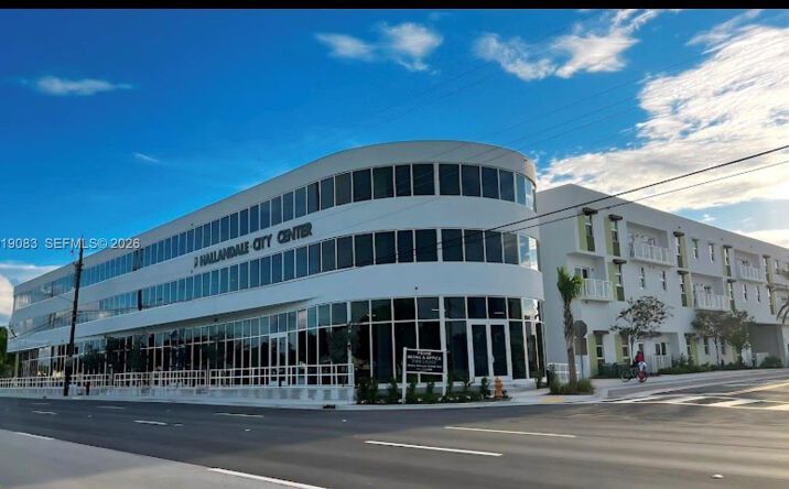 Pictures of Industrial, Office property located at 501 N Dixie Hwy # 2004, Hallandale Beach, FL 33009 for sales - image #1
