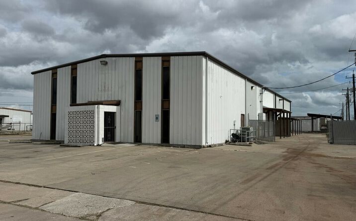 Pictures of Industrial property located at 218 Centaurus Dr, Corpus Christi, TX 78405 for sales - image #1