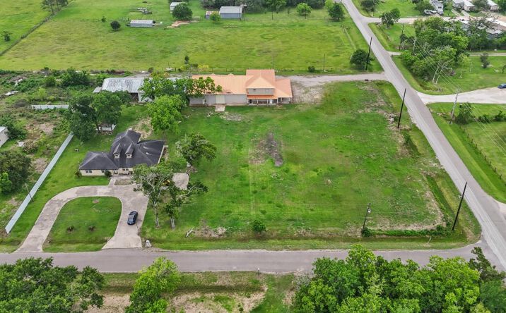 Pictures of Mixed Use property located at 5930 County Road 396, Alvin, TX 77511 for sales - image #1