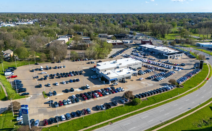 Pictures of Retail property located at 3707 North Harrison Street, Davenport, IA 52806, 101 West 37th Street, Davenport, IA 52806 for sales - image #1
