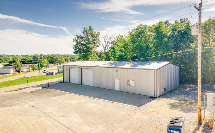 5008 CONTRACTORS LANE, Jefferson City