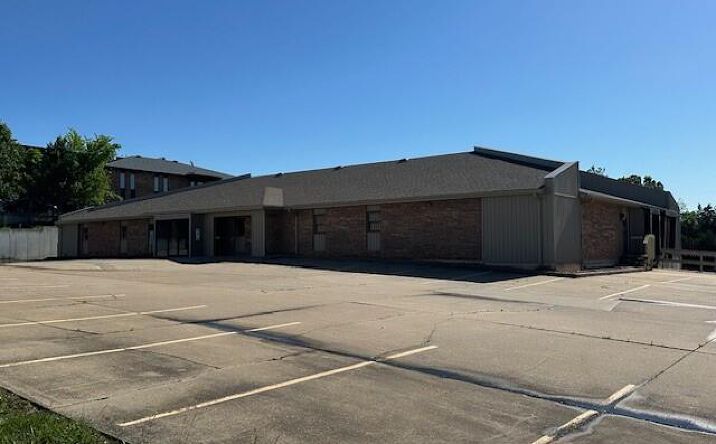 2724 MERCHANTS DRIVE, Jefferson City