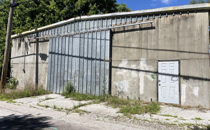 811 E WALL WAY, Jefferson City