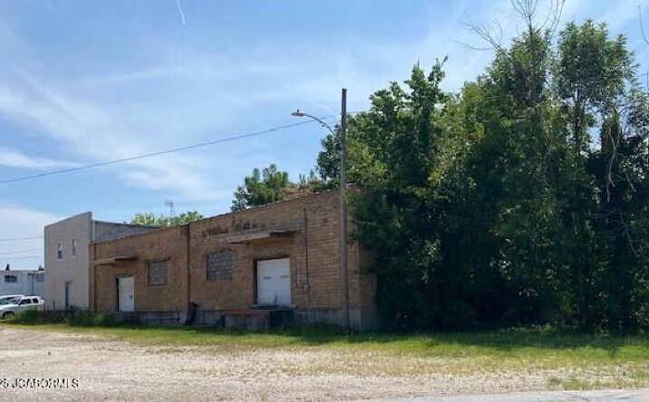 206 & 202 E 2ND STREET, Eldon