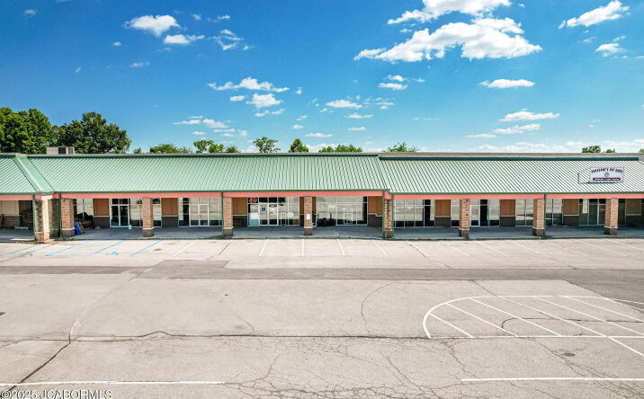 550-600 COMMONS DRIVE, Fulton