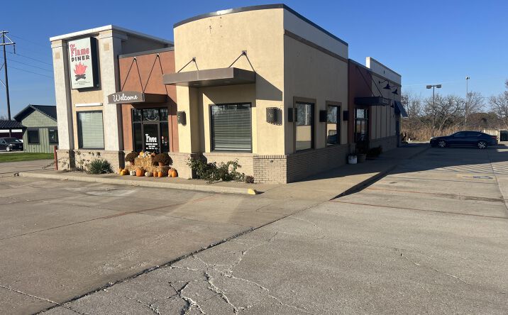 Pictures of Retail property located at 1020 W BUCHANAN STREET, California, MO 65018 for sales - image #1