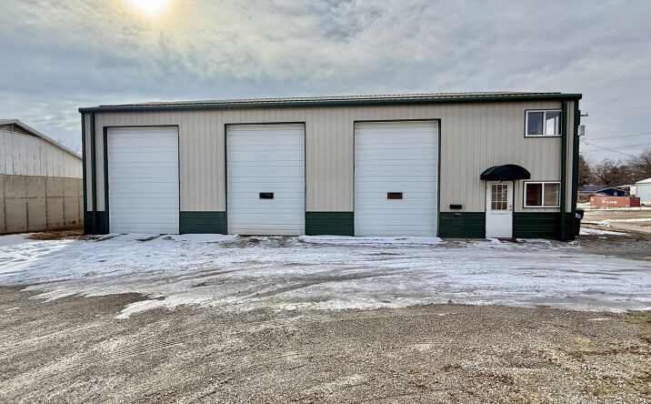 Pictures of Retail, Industrial property located at 701 E BUCHANAN STREET, California, MO 65018 for sales - image #1