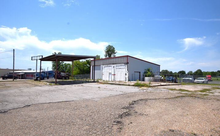 Pictures of Office, Mixed Use, Land property located at 1400 South Main Street, Muldrow, OK 74948 for sales - image #1
