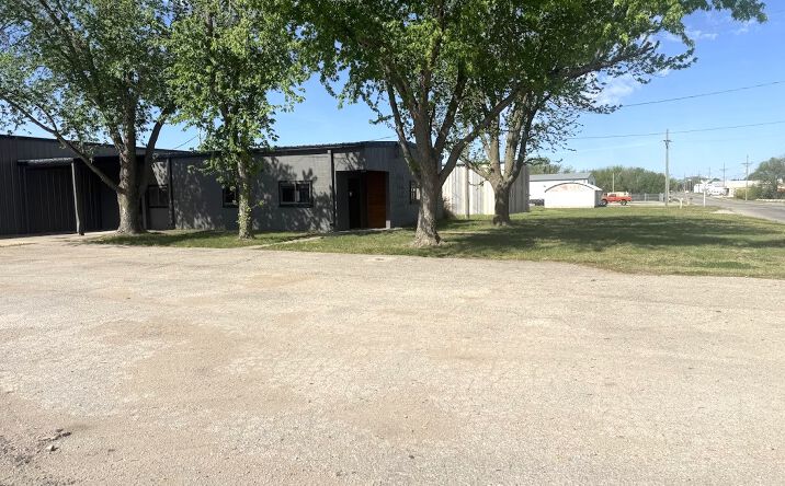 Pictures of Industrial property located at 1015 Woodside Street, McPherson, KS 67460 for sales - image #1