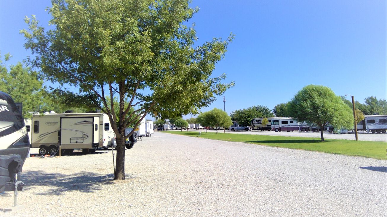 201 W Hermosa Dr, Artesia, NM 88210 Mobile Home Park Property for