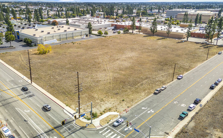 Pictures of Land property located at 5151 E ARROW HWY, MONTCLAIR, CA 91763 for sales - image #1