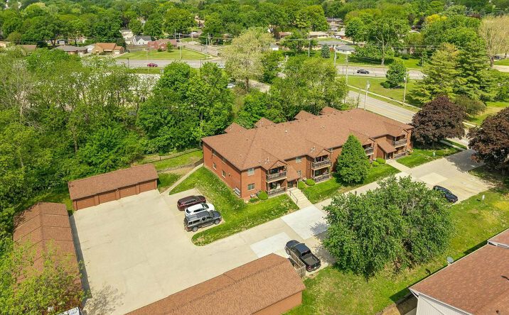 Pictures of Multifamily property located at 1620 Vine St, West Des Moines, IA 50265 for sales - image #1