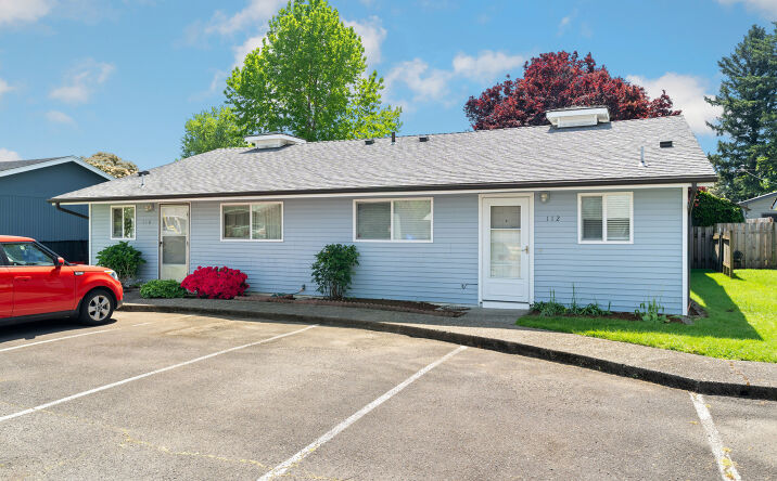 Pictures of Multifamily property located at 110-162 NW 15th Ave., Gresham, OR 97030 for sales - image #1