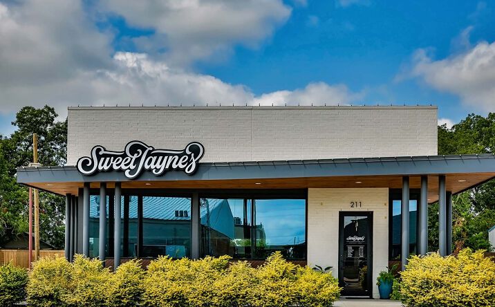 Pictures of Retail property located at 211 North Weaver Street, Gainesville, TX 76240 for sales - image #1