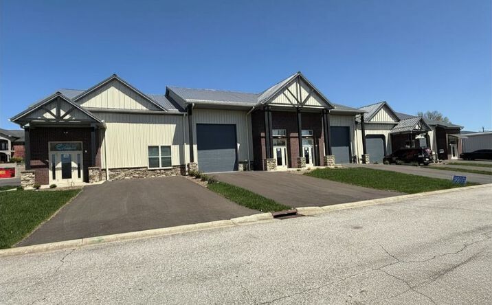 Pictures of Retail, Industrial property located at 8000 Hardy Way, Sellersburg, IN 47172 for sales - image #1