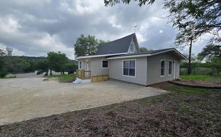 Pictures of Mixed Use, Hospitality, Special Purpose property located at 8251 Farm to Market Road 2673, Canyon Lake, TX 78133 for sales - image #1
