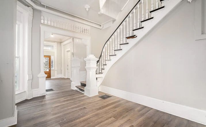 Pictures of Multifamily property located at 1018 S THIRD ST, LOUISVILLE, KY 40203 for sales - image #1