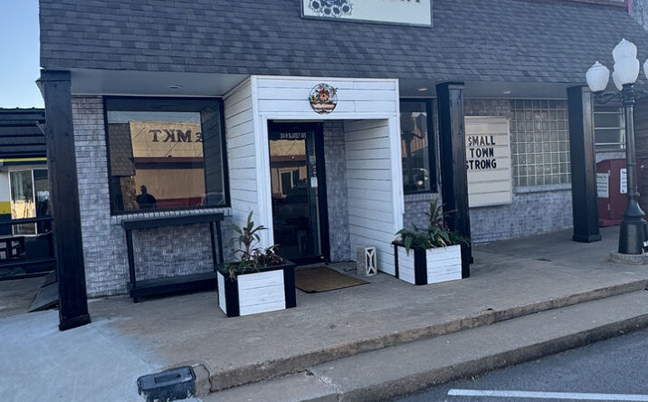 Pictures of Retail property located at 304 W Blakely St, Rush Springs, OK 73082 for sales - image #1