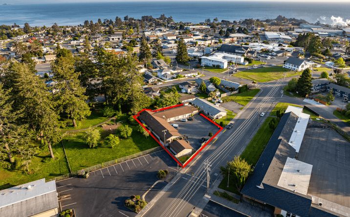 Pictures of Multifamily property located at 542 Pacific Avenue, Brookings, OR 97415 for sales - image #1