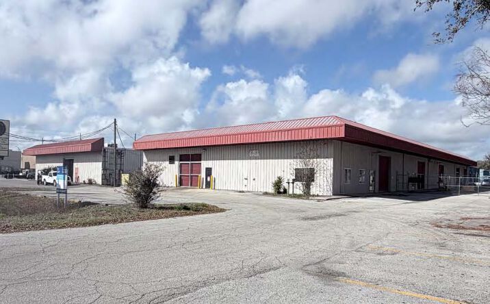 Pictures of Industrial property located at 1100 Grape Ave, St. Cloud, FL 34769 for sales - image #1