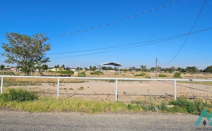 Pictures of Land property located at 1910 Pearl Street, Carlsbad, NM 88220 for sales - image #1